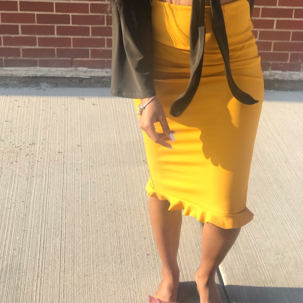 SHEIN MUSTARD MIDI SKIRT